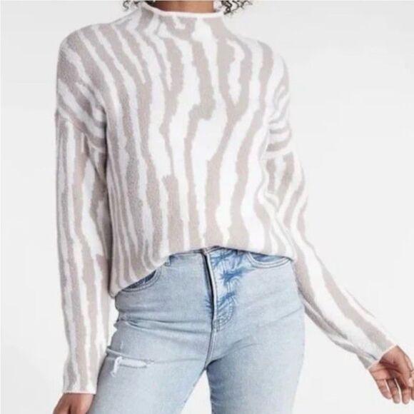 NWT Express Sweater Womens Sz XL Zebra Print Soft Cozy Mock Neck Casual Workwear - Picture 1 of 10